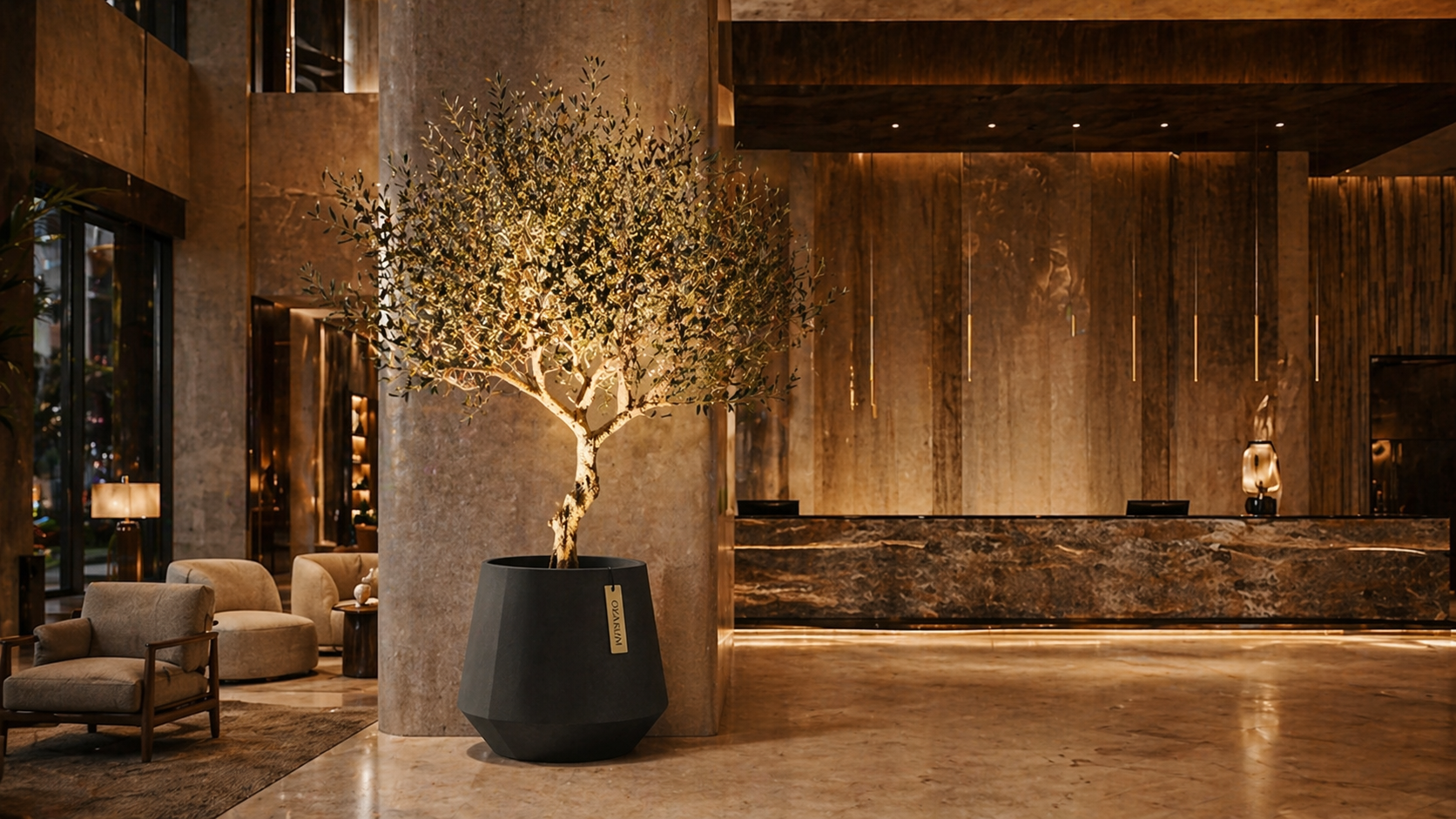 Macetero de hormigón OZARUM en lobby de hotel contemporáneo